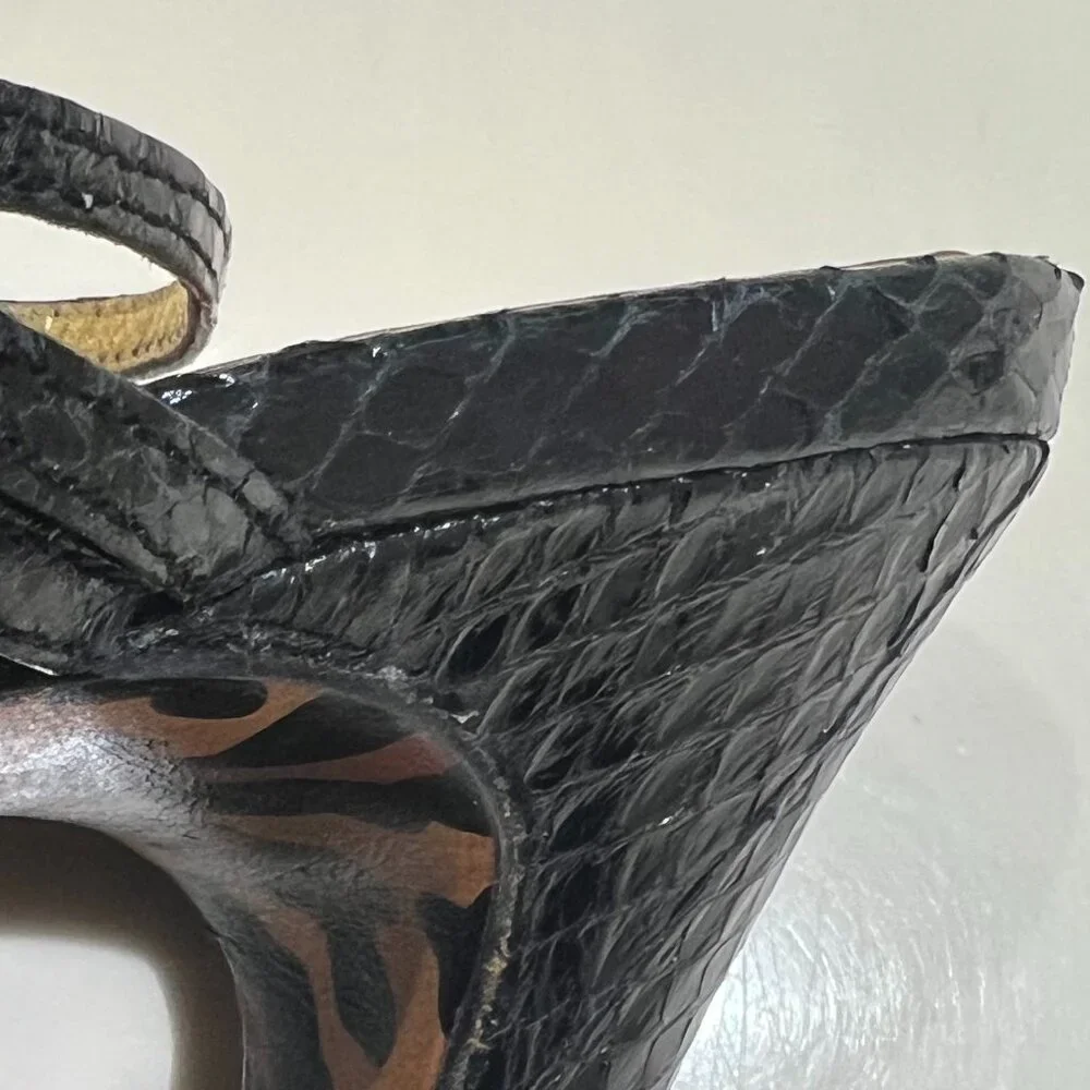 Betsy Johnson Vero Cuoio Soles Black & Gold Fringed Strappy Heels SIZE 6.5 M - Picture 11 of 12